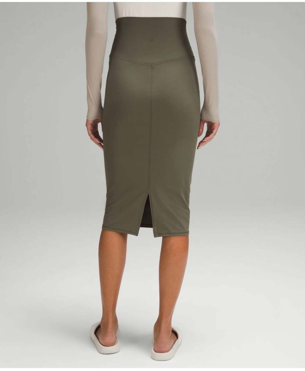 Lululemon Nulu Slim Fit High Rise Midi Skirt Size 2 Dark Olive LW8AH0S